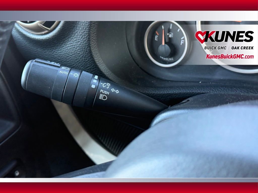 Used 2016 Jeep Wrangler Unlimited Sahara image 10