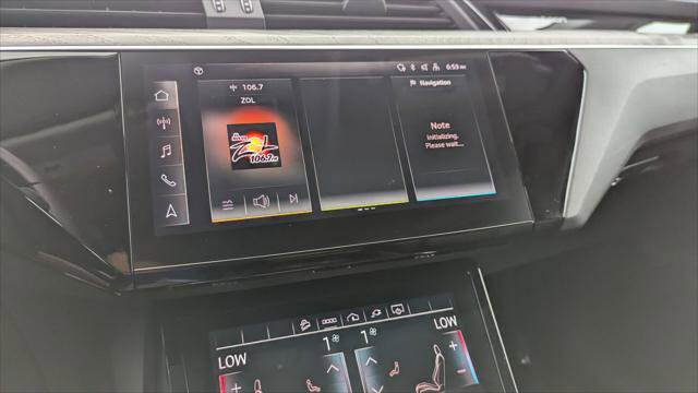 Used 2022 Audi e-tron Premium w/ Convenience Plus Package AWD/4WD image 26