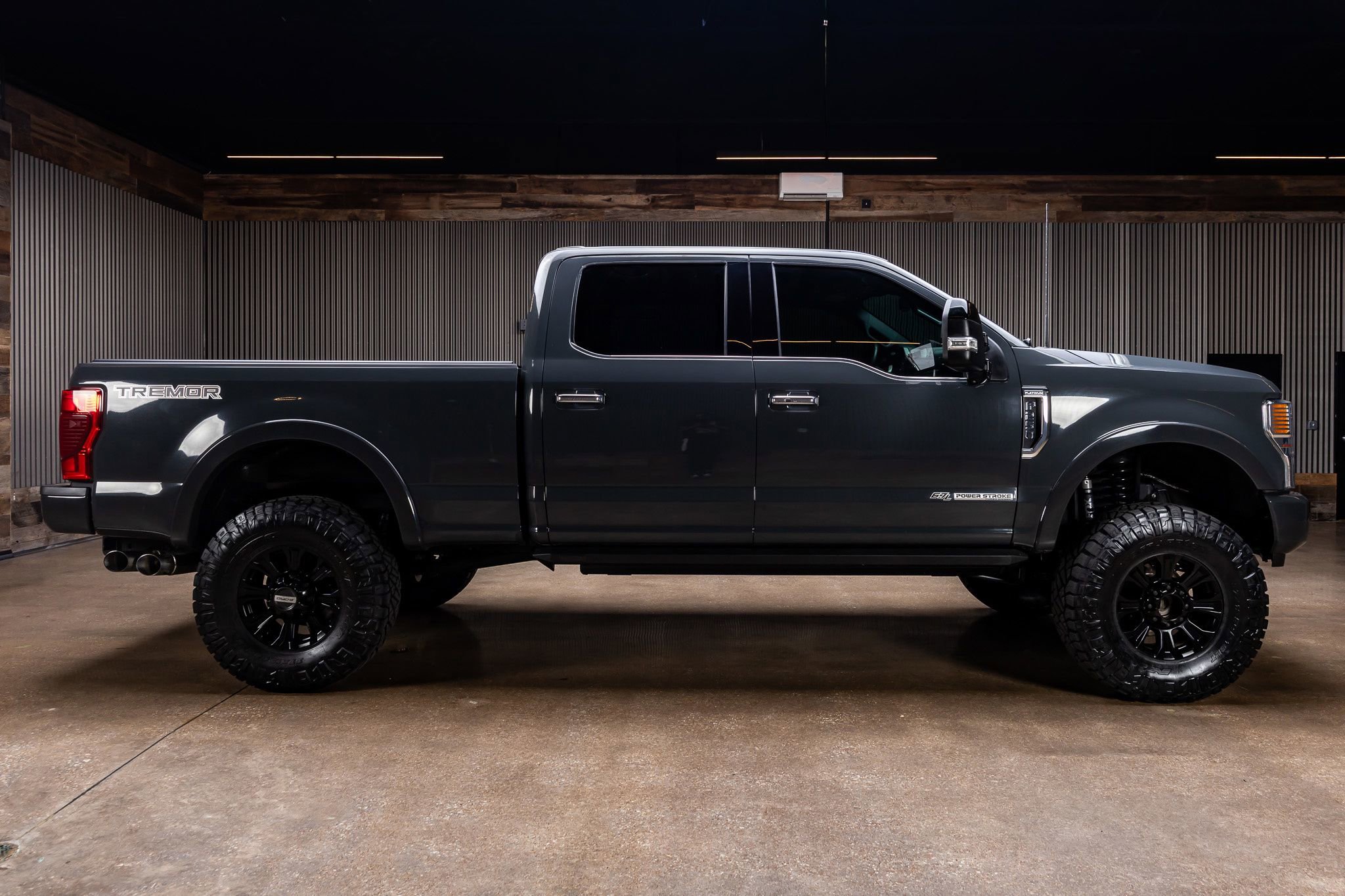 Used 2021 Ford F250 Platinum w/ Tremor Off-Road Package AWD/4WD image 10