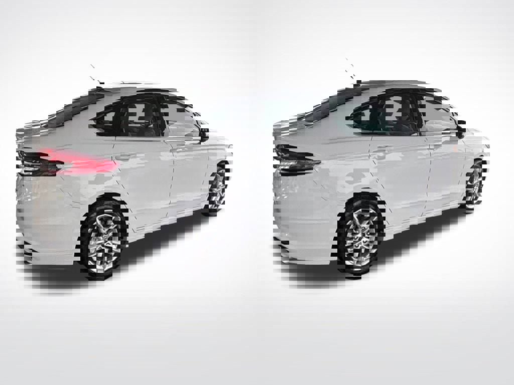 Used 2018 Ford Fusion SE image 6