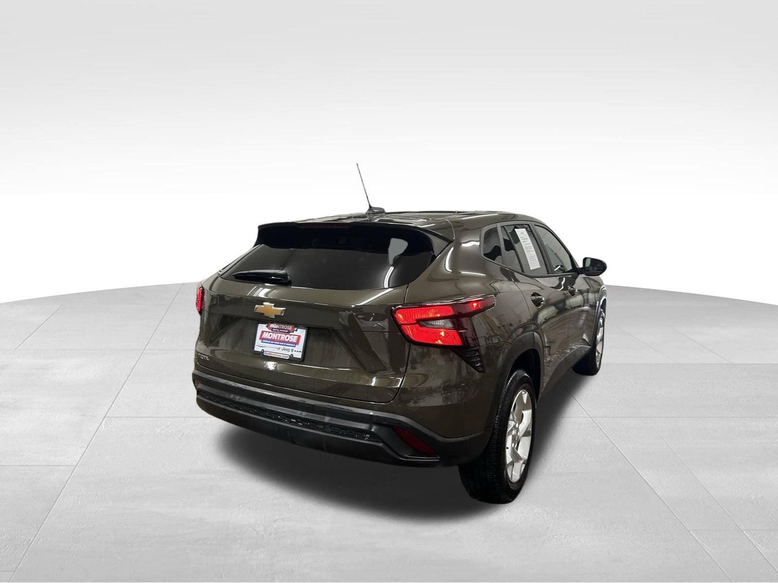 Used 2024 Chevrolet Trax LS w/ LS Convenience Package image 6