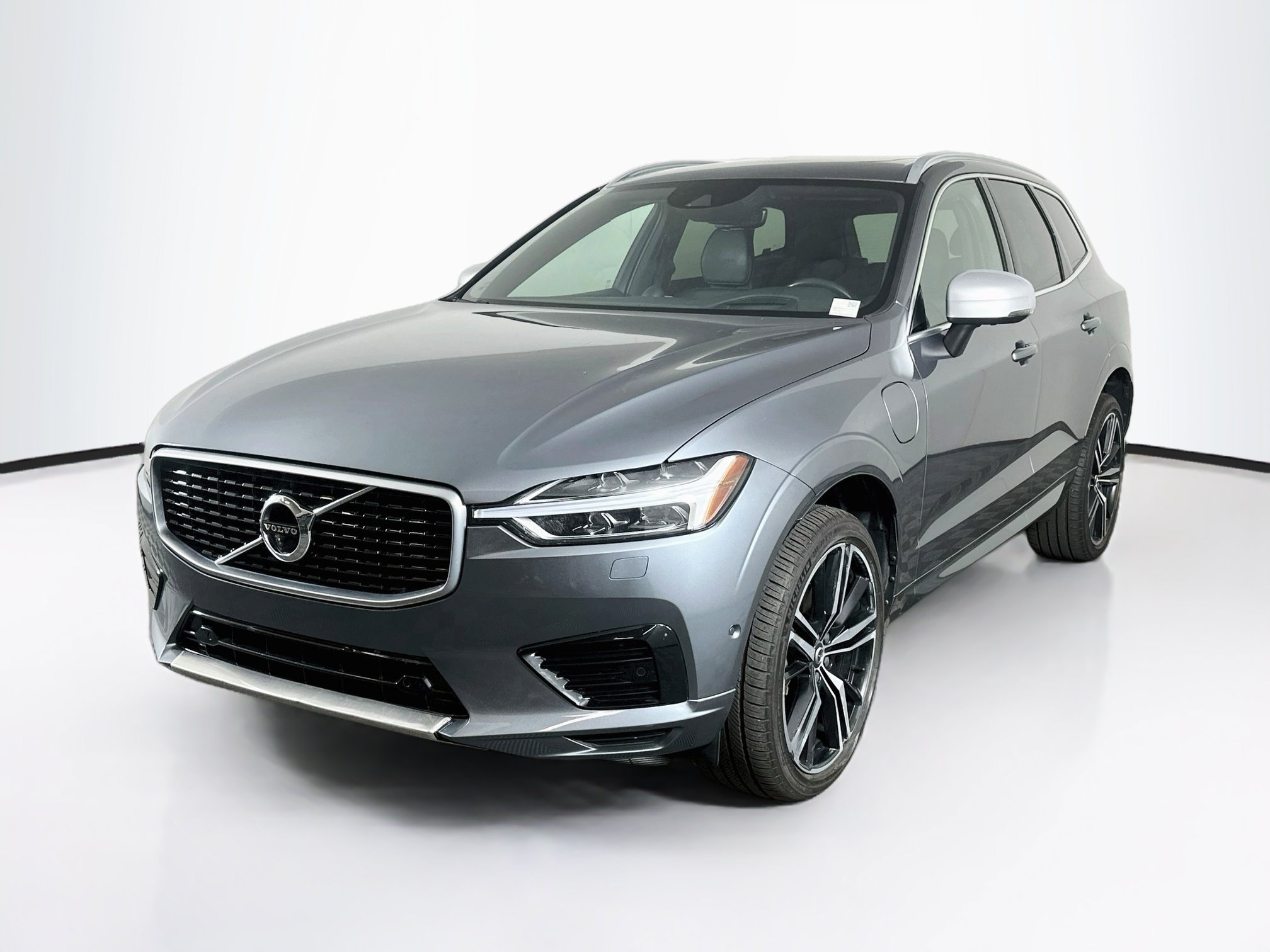 Used 2019 Volvo XC60 T8 R-Design AWD/4WD image 3