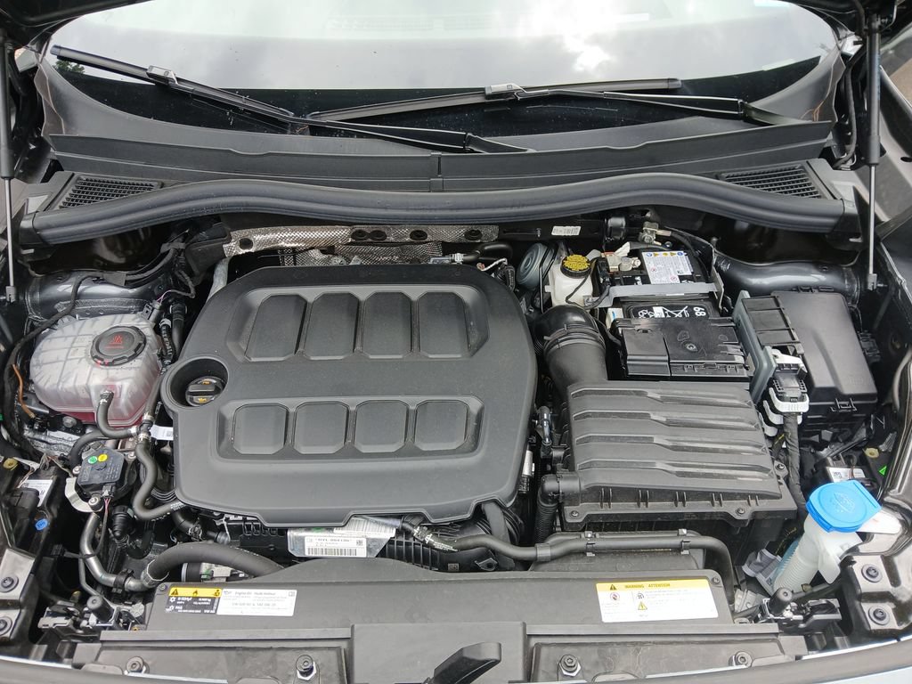 Used 2026 Volkswagen Tiguan SE R-Line FWD image 23