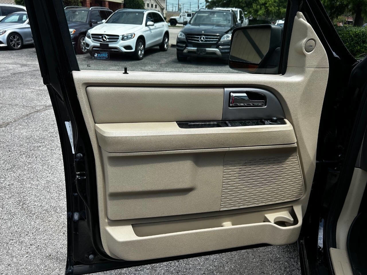 Used 2017 Ford Expedition Max Limited image 8