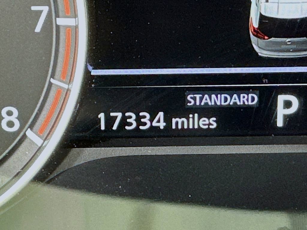 Used 2024 Nissan Rogue SV image 33