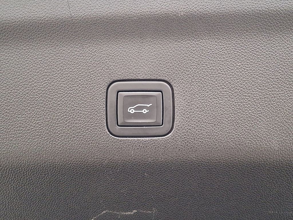 Used 2023 Chevrolet Tahoe Z71 w/ Z71 Off-Road Package image 31