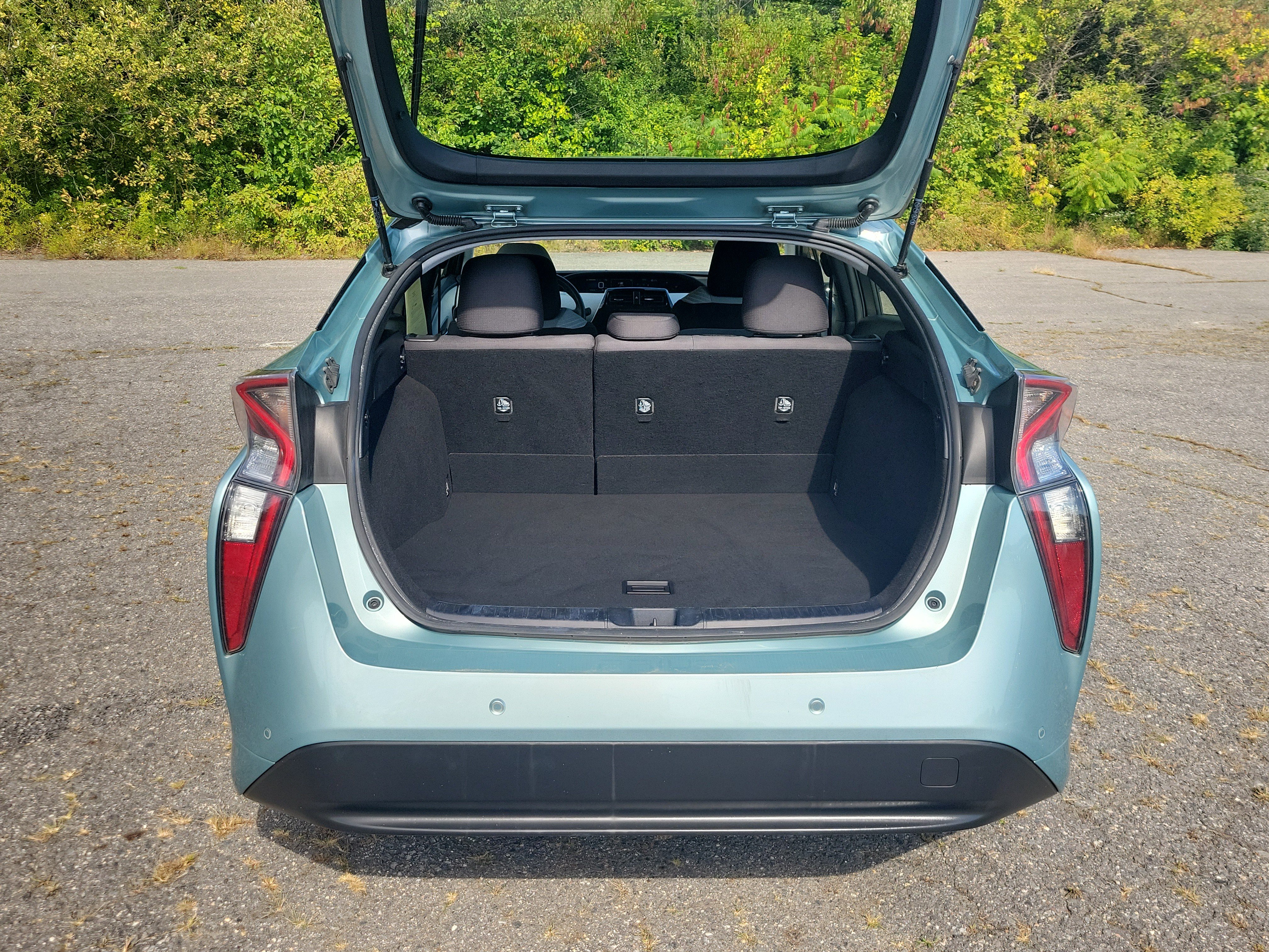 Used 2017 Toyota Prius Two w/ Prius Two Safety Plus Package FWD image 17