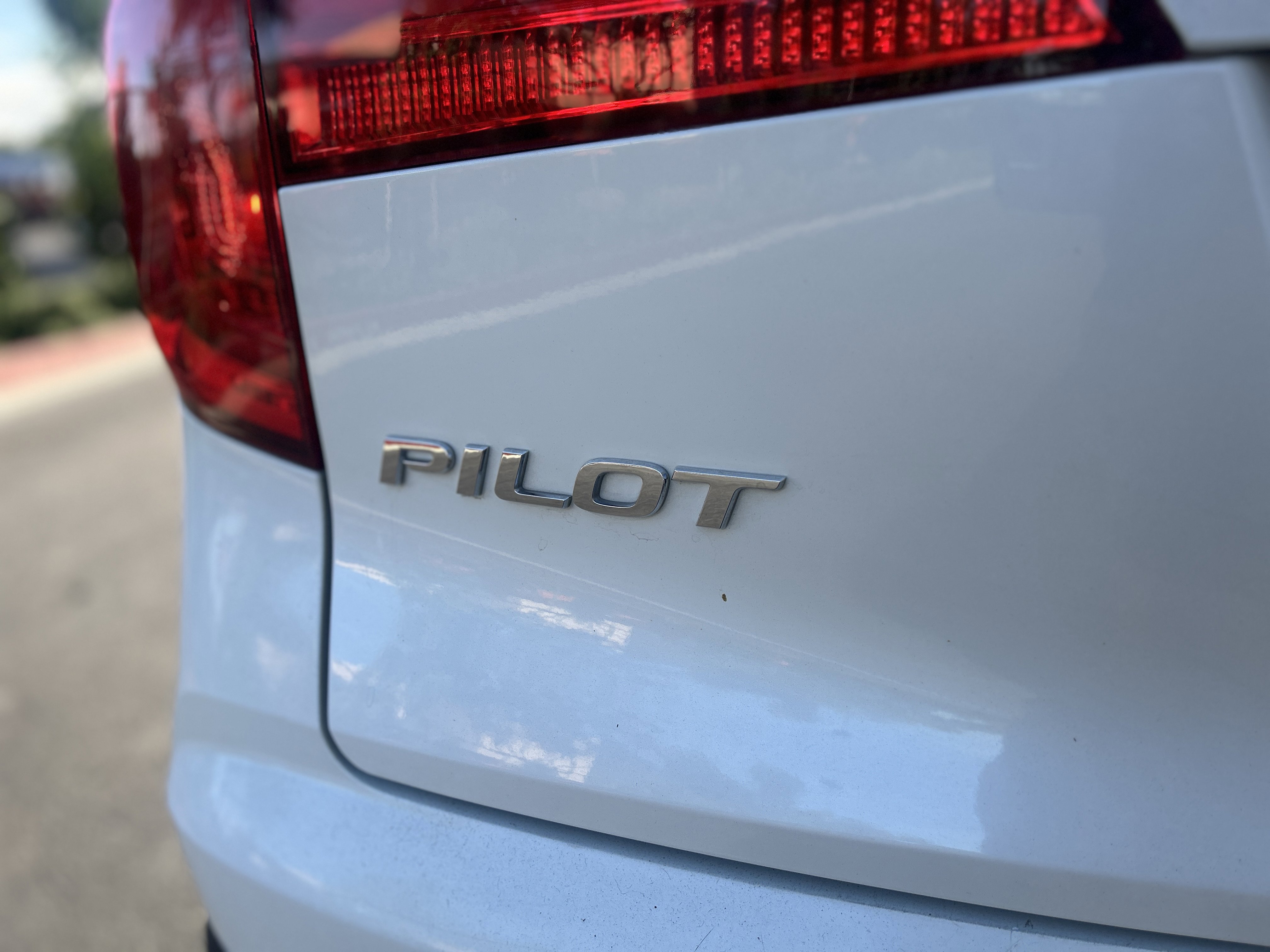 Used 2018 Honda Pilot LX image 16