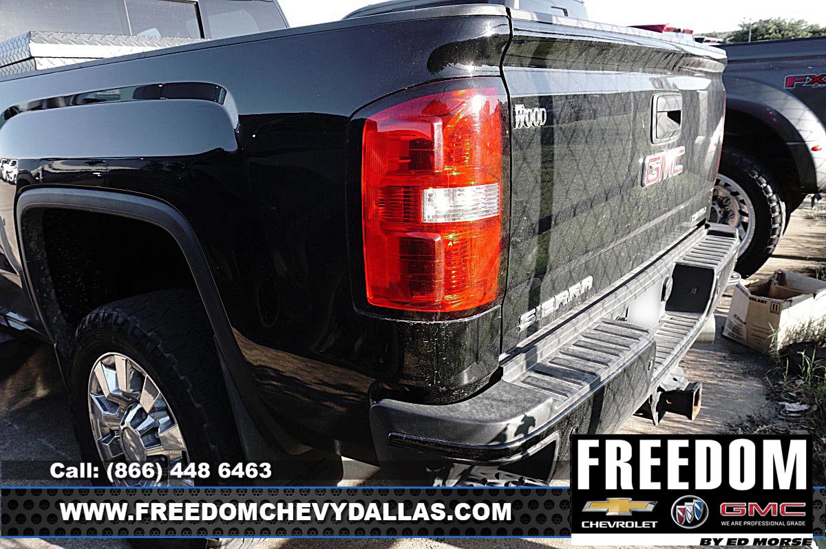 Used 2019 GMC Sierra 2500 Denali w/ Duramax Plus Package AWD/4WD image 8