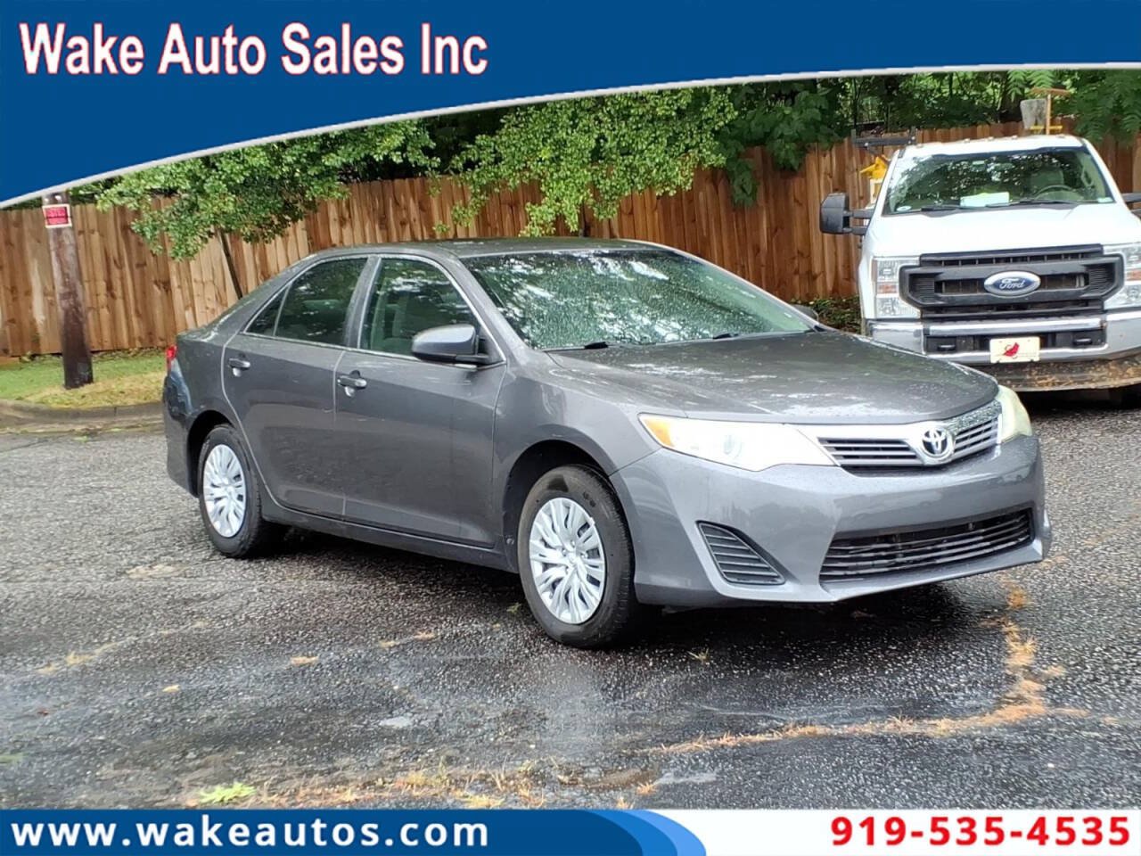 Used 2014 Toyota Camry FWD image 1