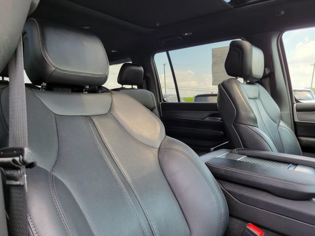 Used 2024 Jeep Wagoneer Series II AWD/4WD image 33