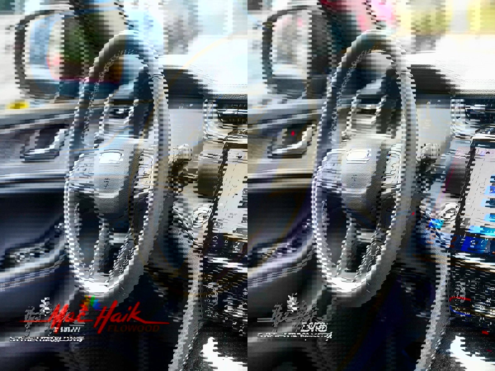 Used 2024 Jeep Grand Cherokee Limited w/ Black Appearance Package image 14