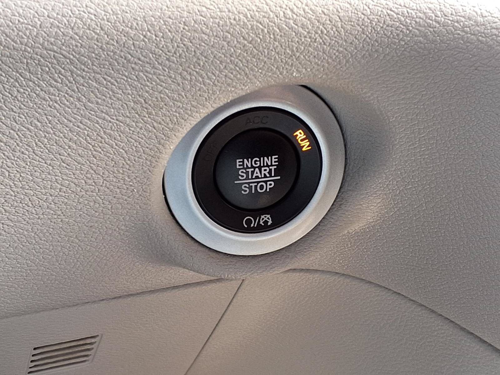 Used 2024 Chrysler Pacifica Touring-L FWD image 14