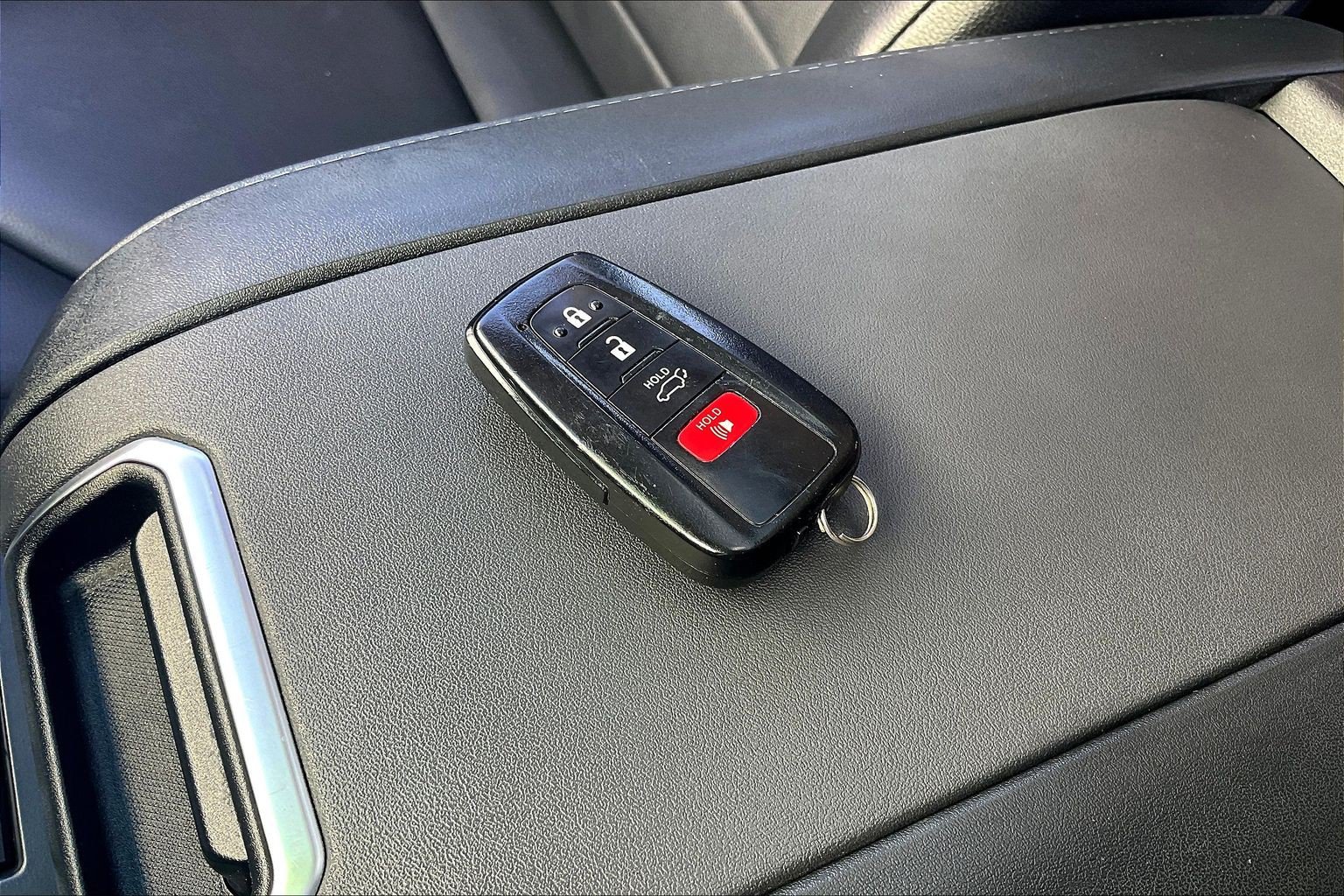 Used 2022 Toyota Highlander XLE FWD image 10