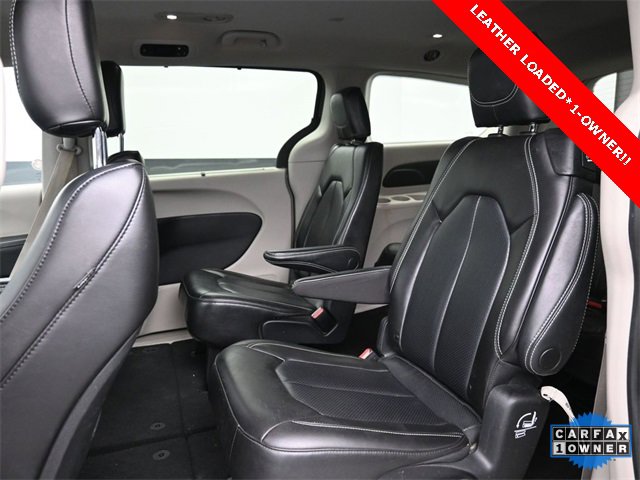 Used 2023 Chrysler Pacifica Touring-L image 21