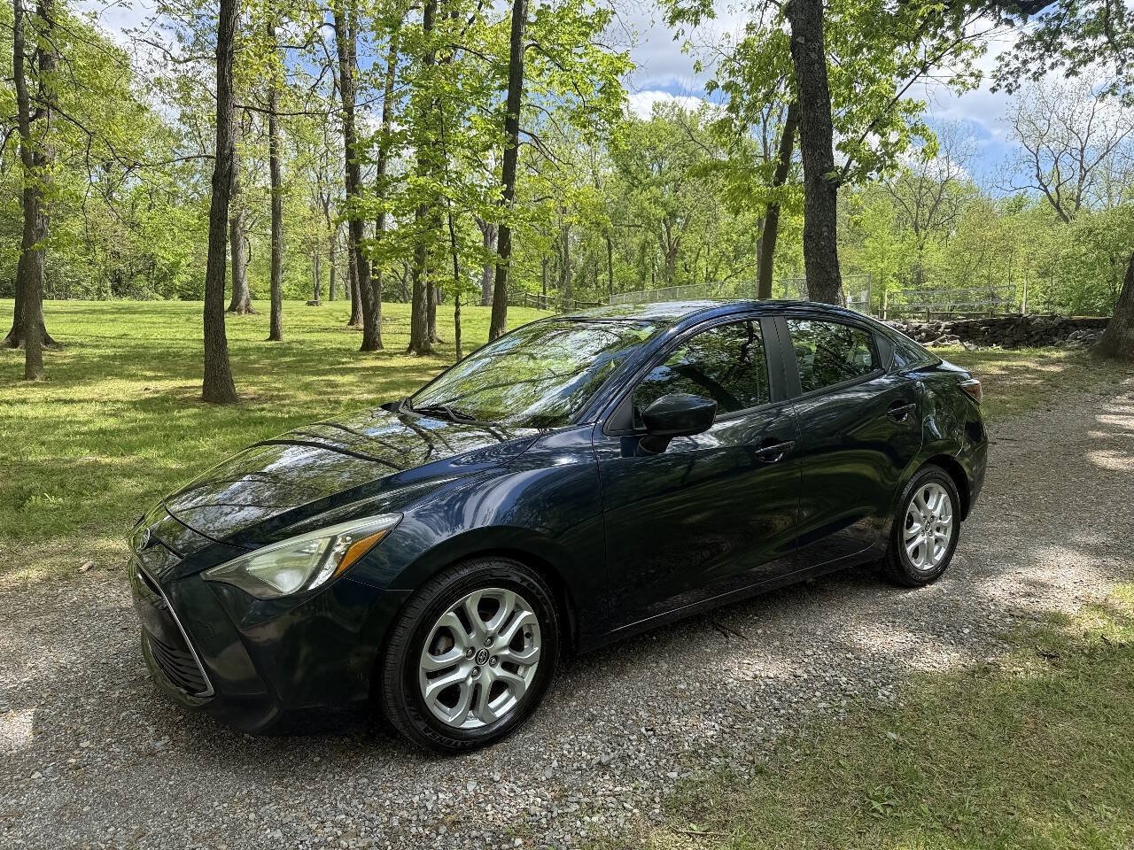 Used 2016 Scion iA FWD image 2