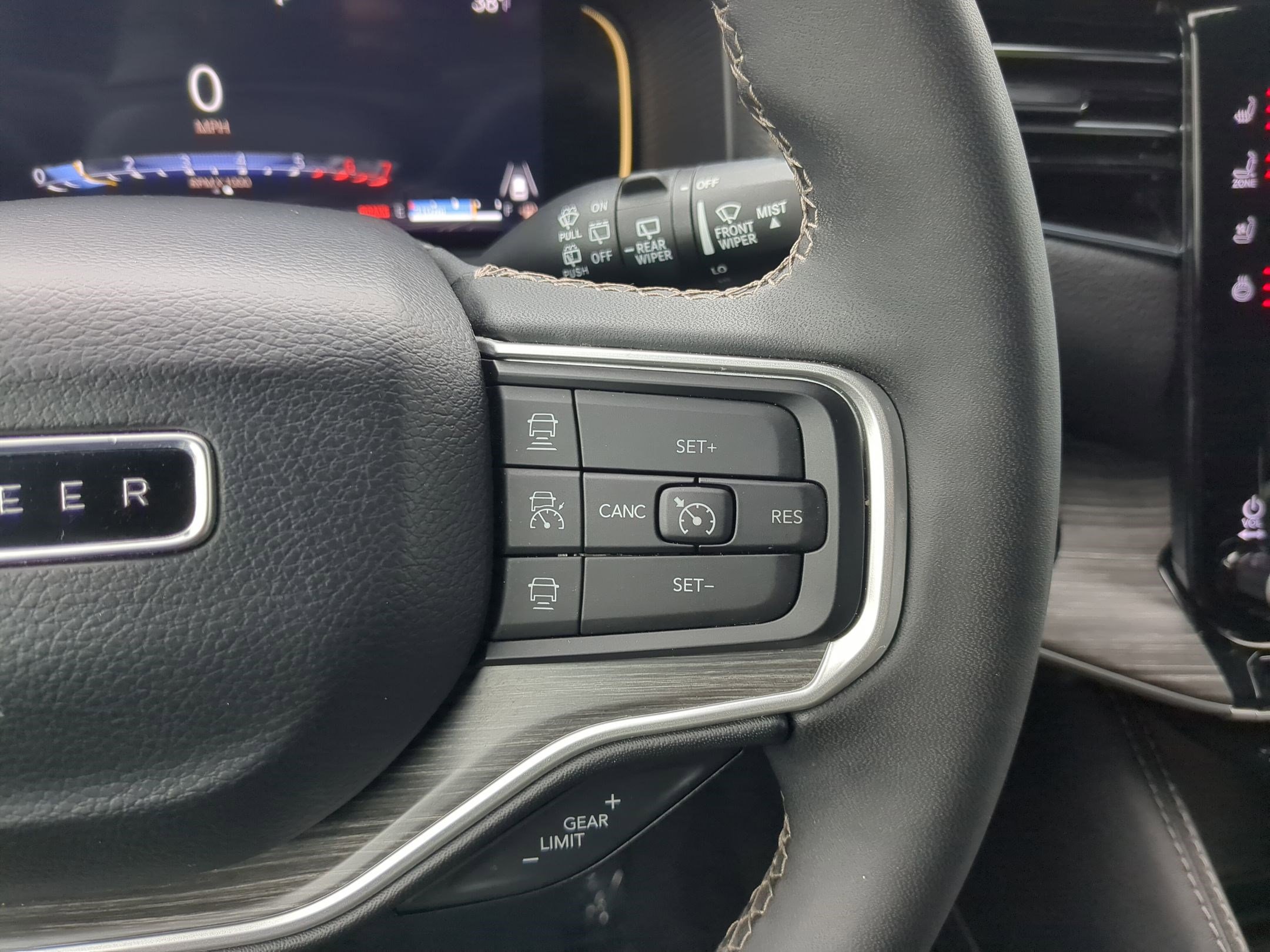 Used 2024 Jeep Wagoneer Series II image 20