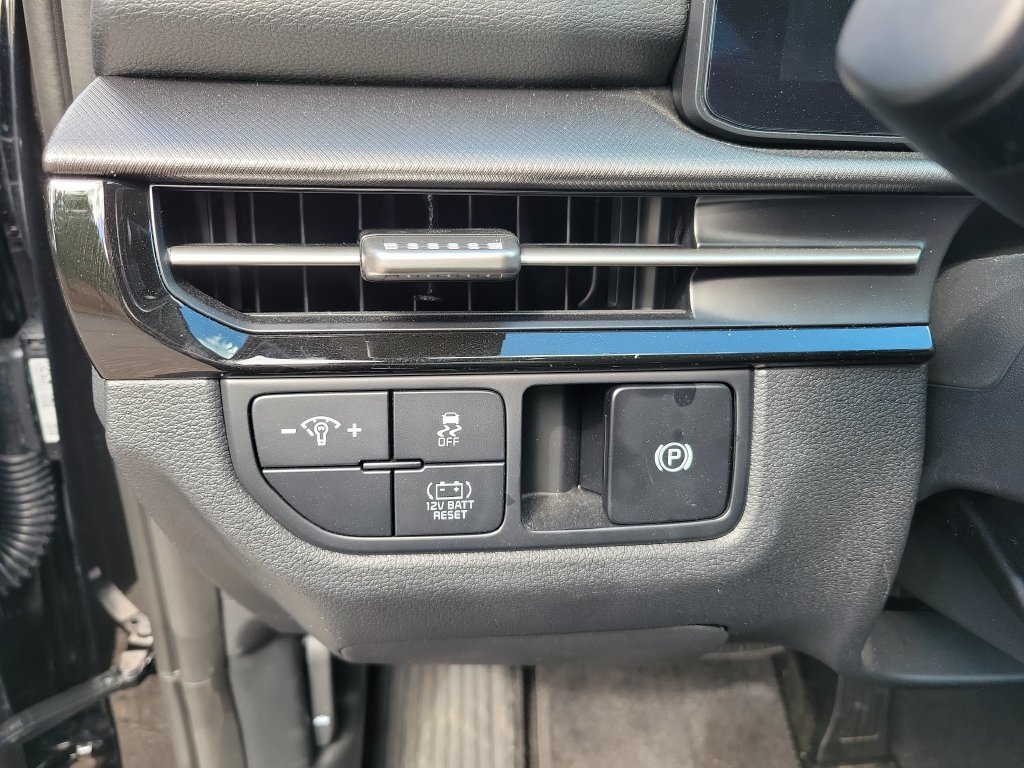 Used 2027 Kia Sportage LX FWD image 27