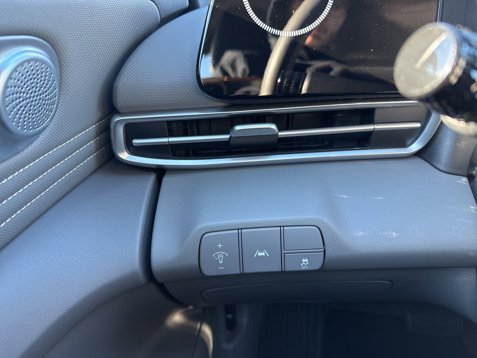 Used 2023 Hyundai Elantra SEL w/ Convenience Package image 23