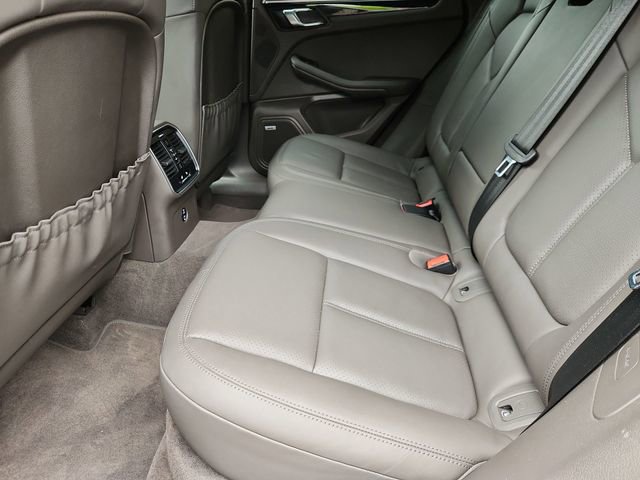 Used 2022 Porsche Macan image 25