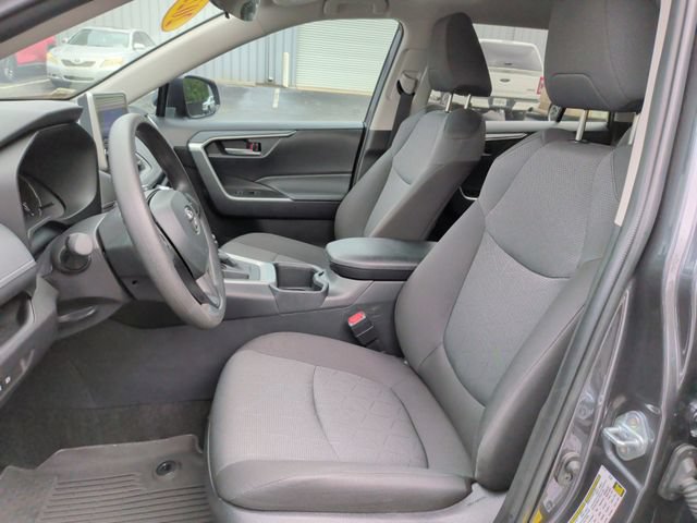 Used 2025 Toyota RAV4 XLE FWD image 15