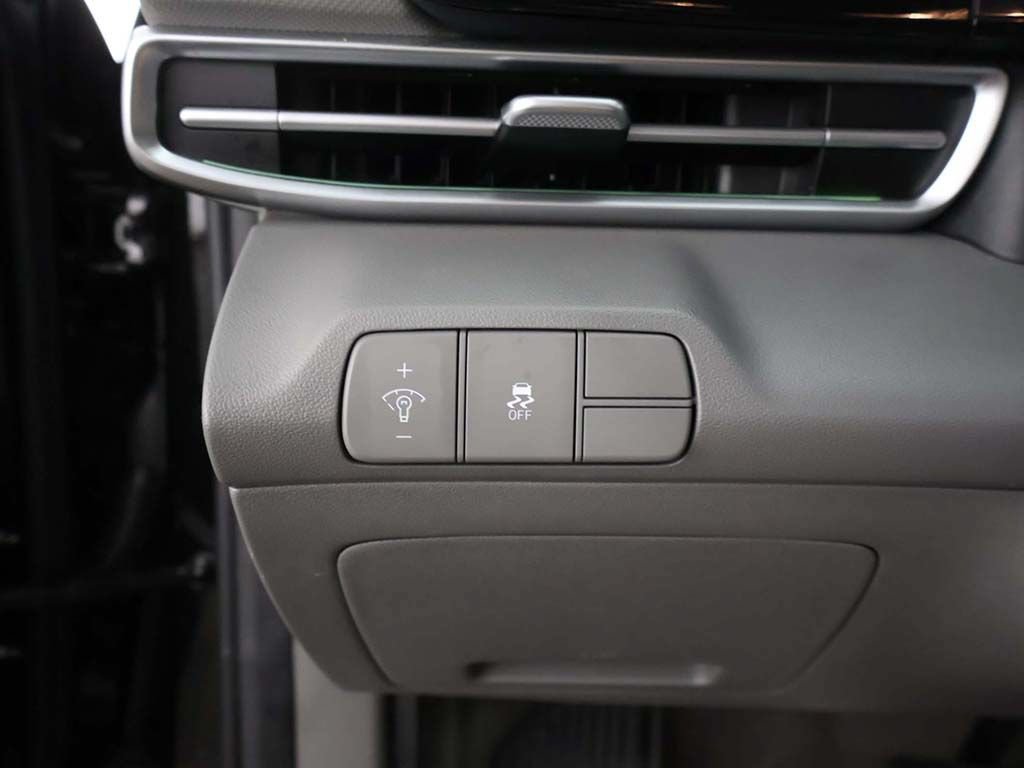 Used 2025 Hyundai Elantra SEL FWD image 39
