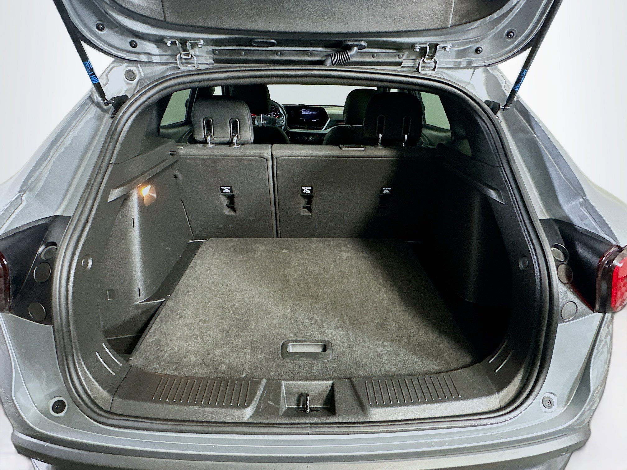 Used 2024 Chevrolet Trax RS w/ Driver Confidence Package image 29