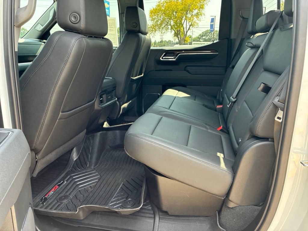 Used 2026 Chevrolet Silverado 1500 LT Trail Boss w/ LT Trail Boss Premium Package AWD/4WD image 13