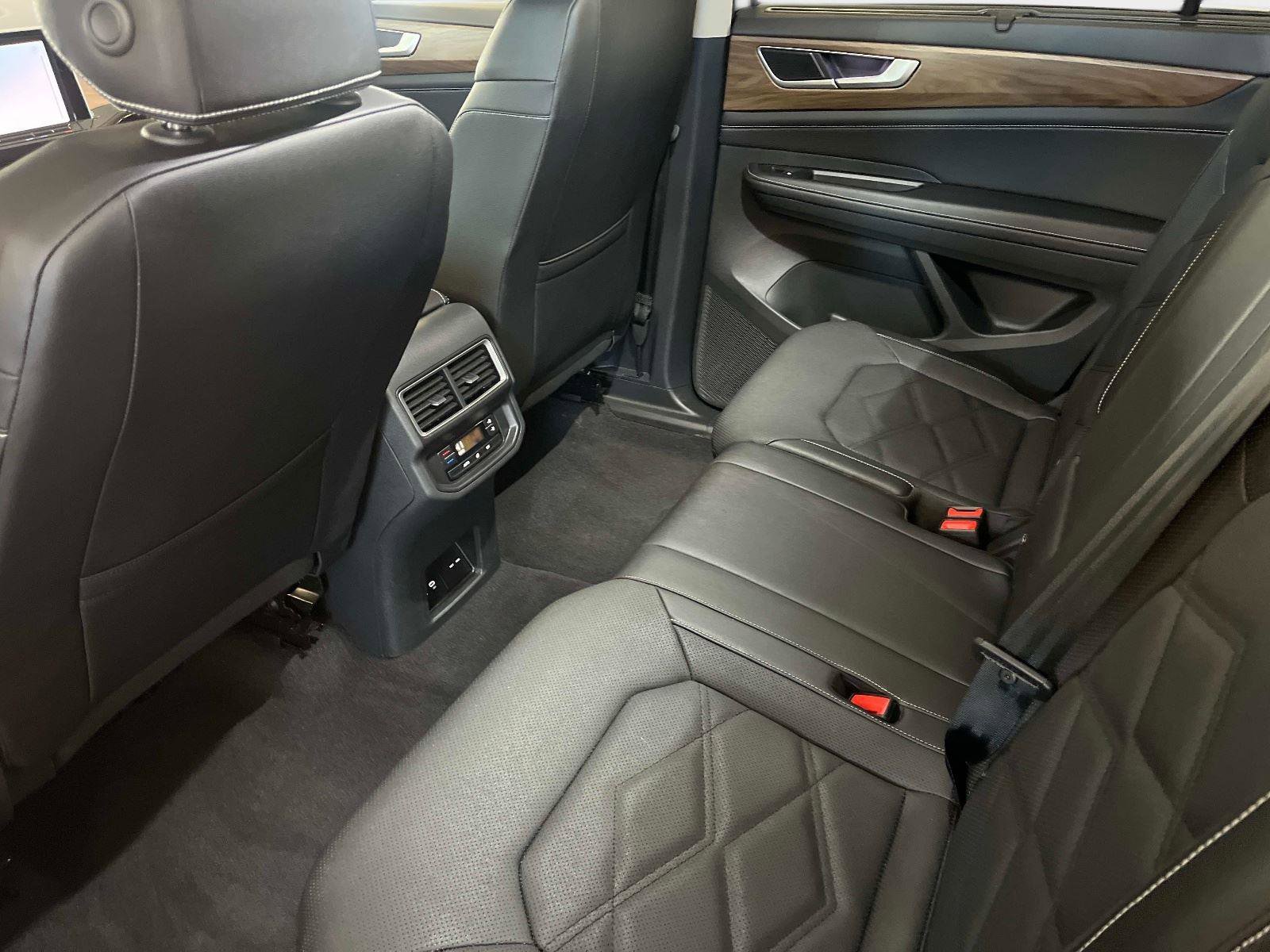 Certified 2025 Volkswagen Atlas SE image 14