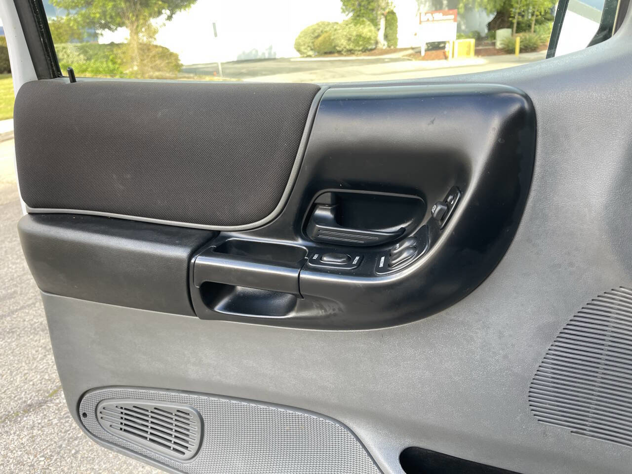 Used 2006 Ford Ranger XLT image 19