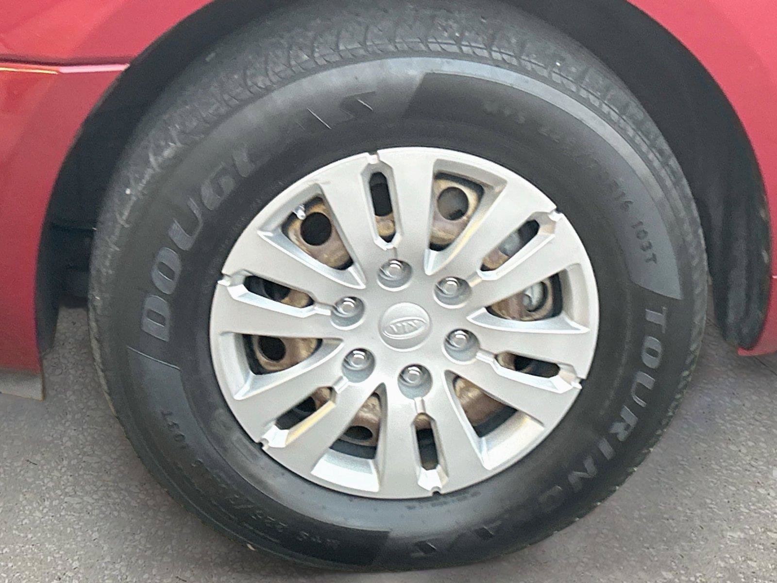 Used 2012 Kia Sedona LX FWD image 36