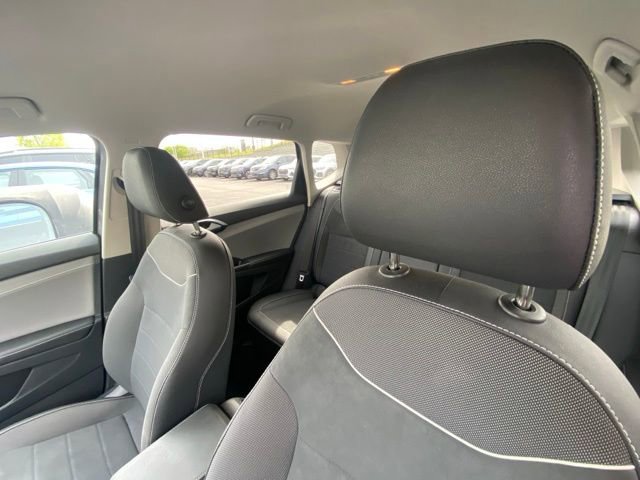 Certified 2024 Volkswagen Taos SE image 12