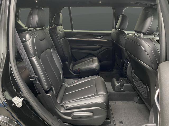 New 2025 Jeep Grand Cherokee L Limited w/ Black Appearance Package image 34