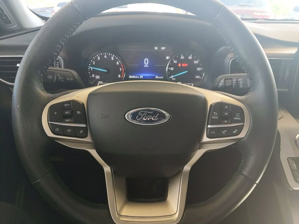 Used 2024 Ford Explorer XLT w/ Equipment Group 202A AWD/4WD image 16