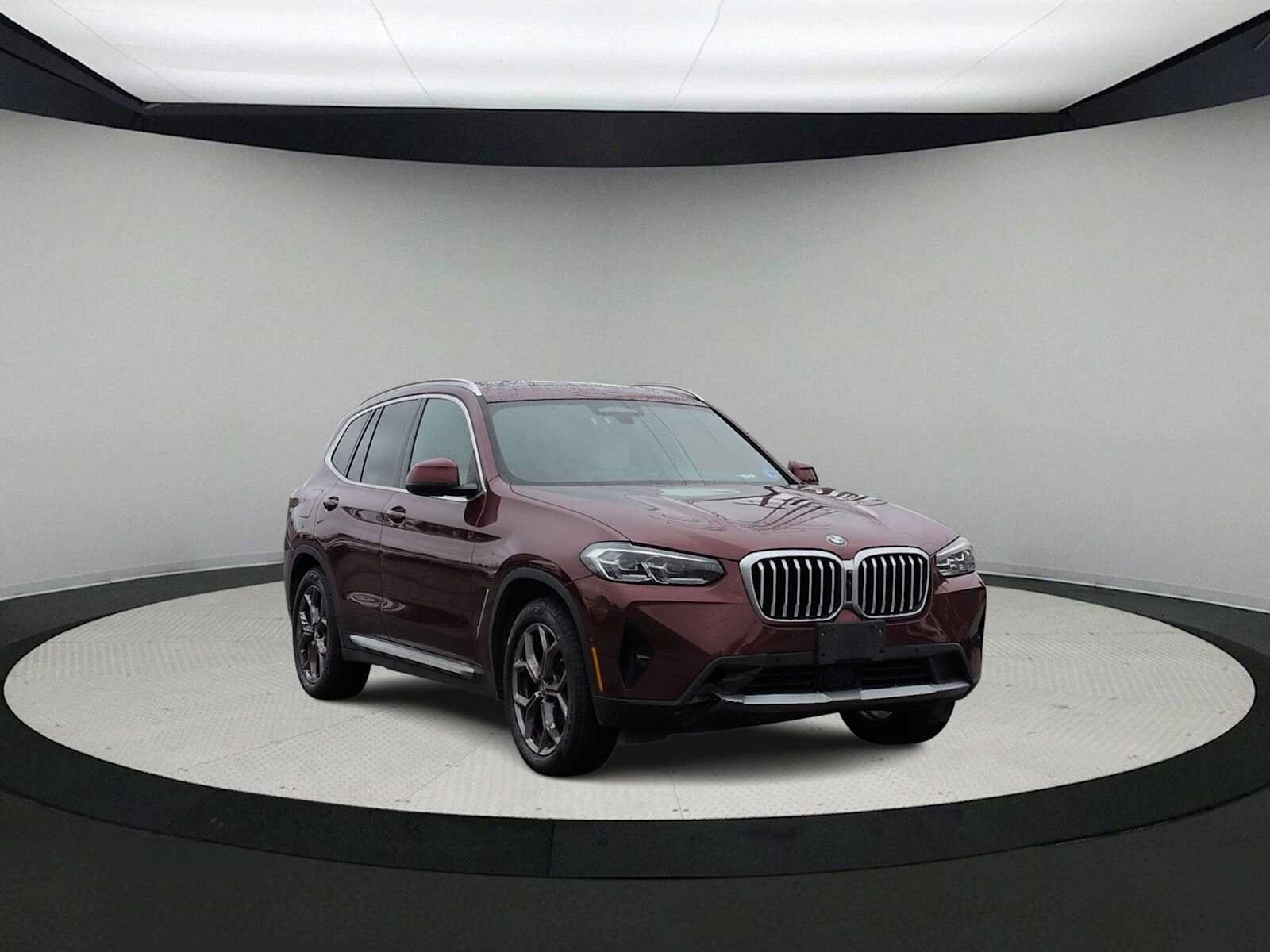 Used 2024 BMW X3 xDrive30i w/ Premium Package AWD/4WD image 2