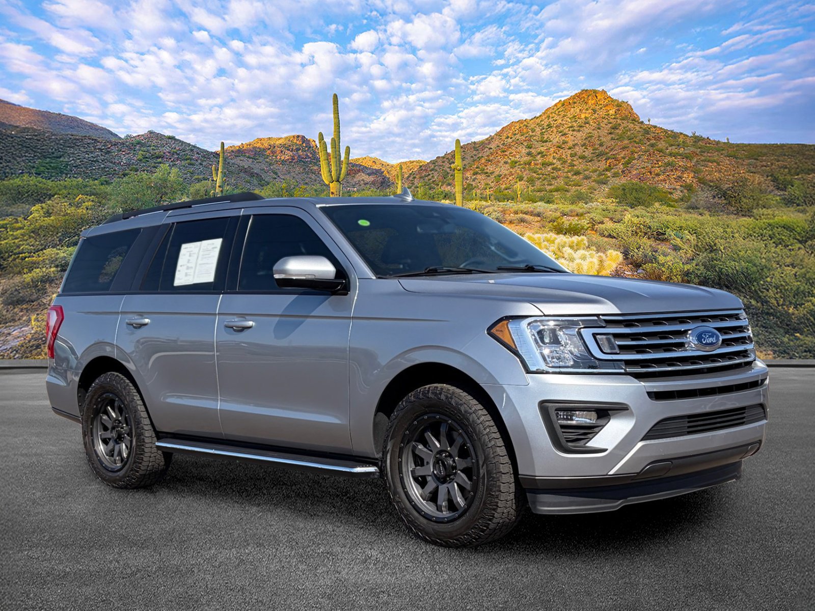 Used 2021 Ford Expedition XLT RWD image 2