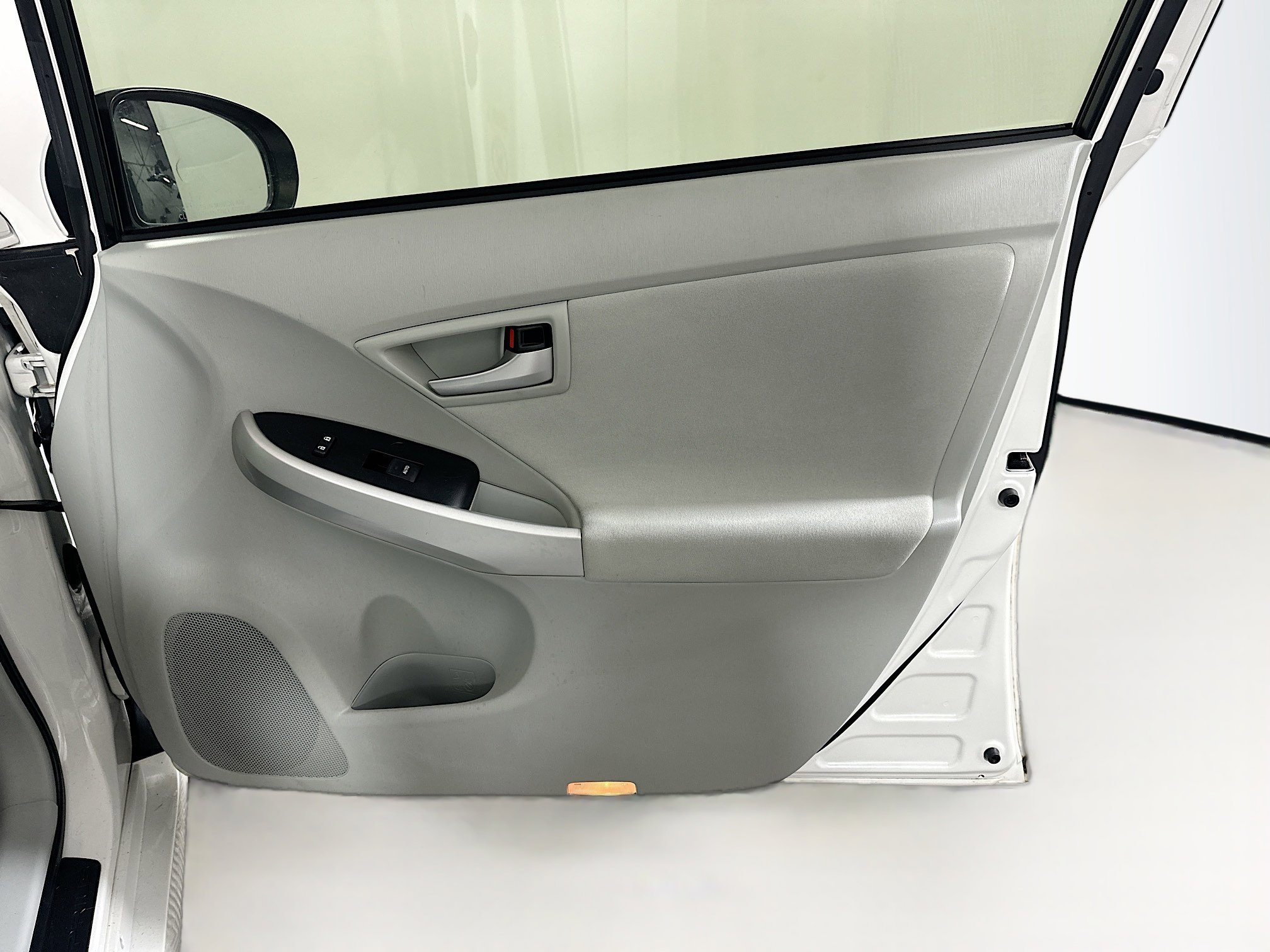Used 2015 Toyota Prius Two FWD image 30