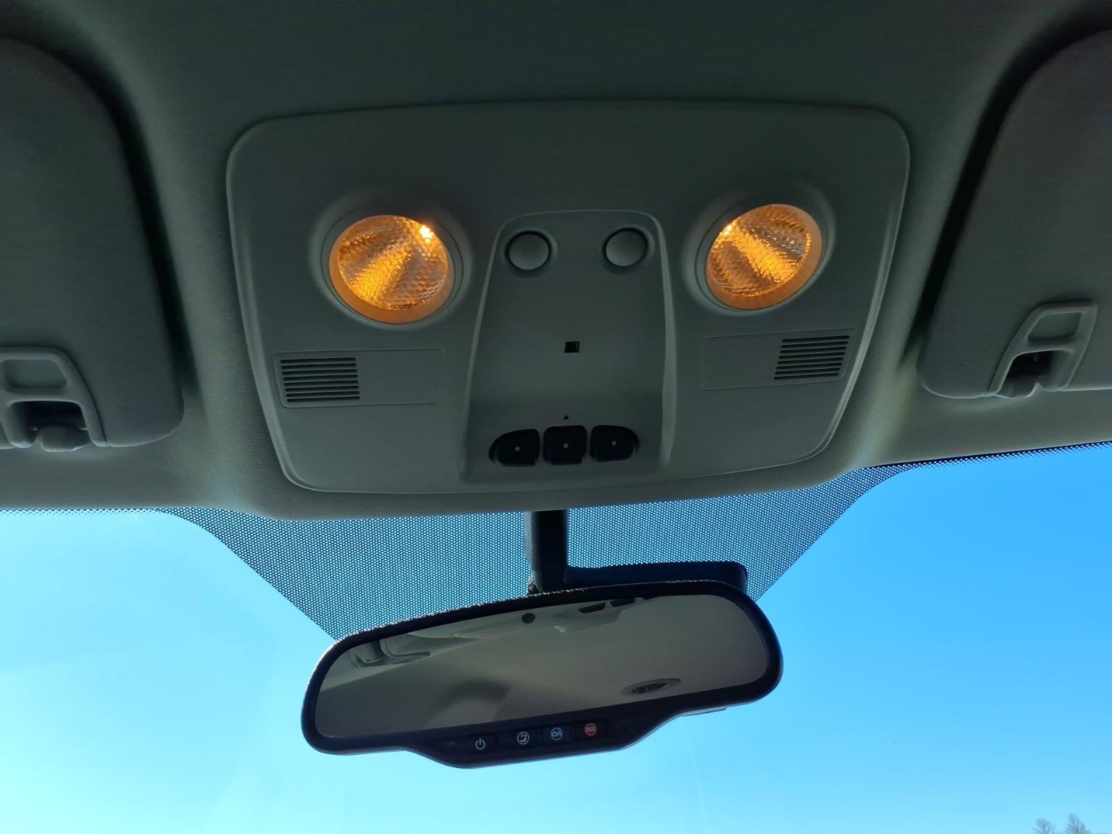 Used 2016 Chevrolet Traverse LTZ AWD/4WD image 18