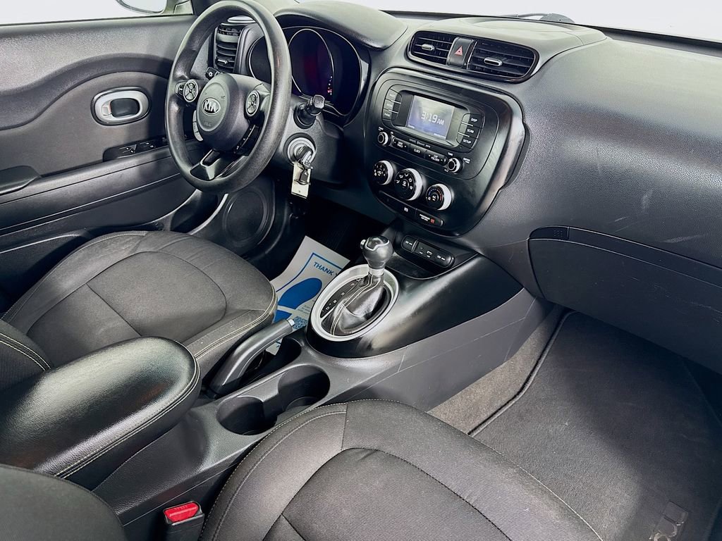 Used 2016 Kia Soul + FWD image 33