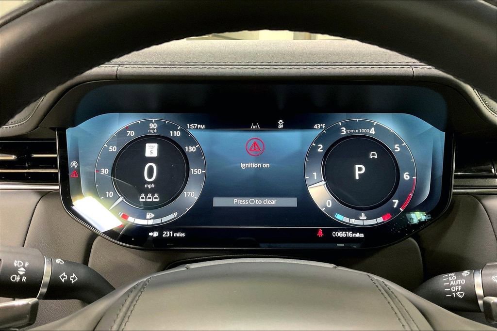 Used 2024 Land Rover Range Rover SE image 13