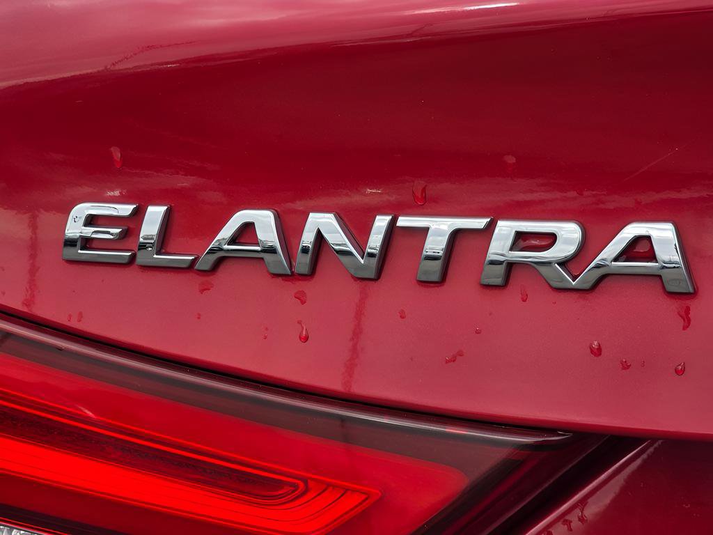 Used 2015 Hyundai Elantra Sport image 12