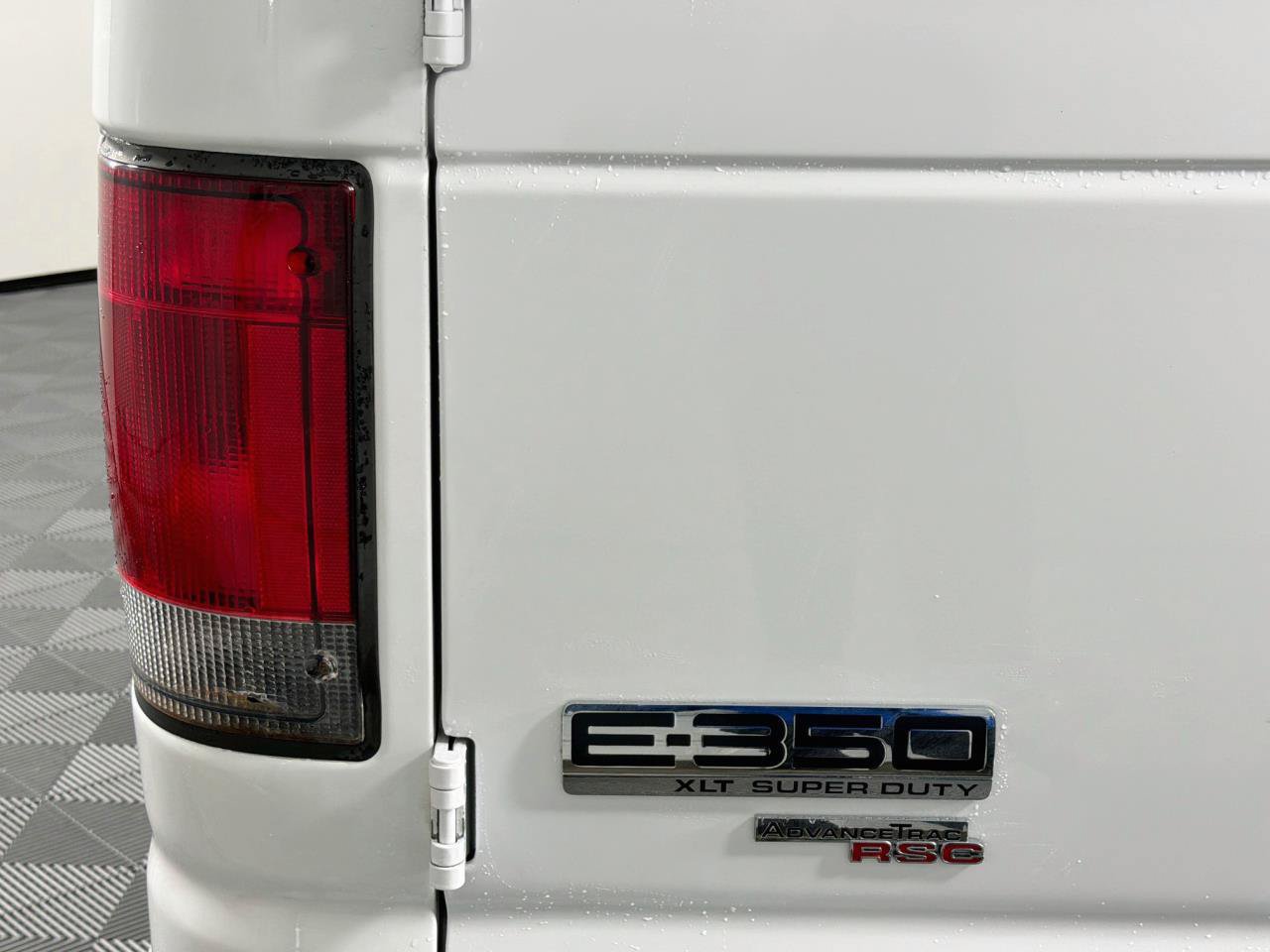 Used 2014 Ford E-350 and Econoline 350 XLT RWD image 21