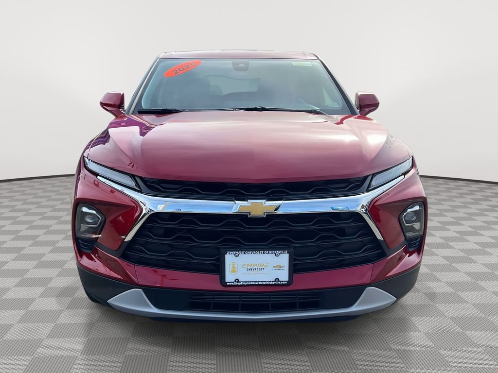 Used 2025 Chevrolet Blazer LT w/ Driver Confidence Package AWD/4WD image 2