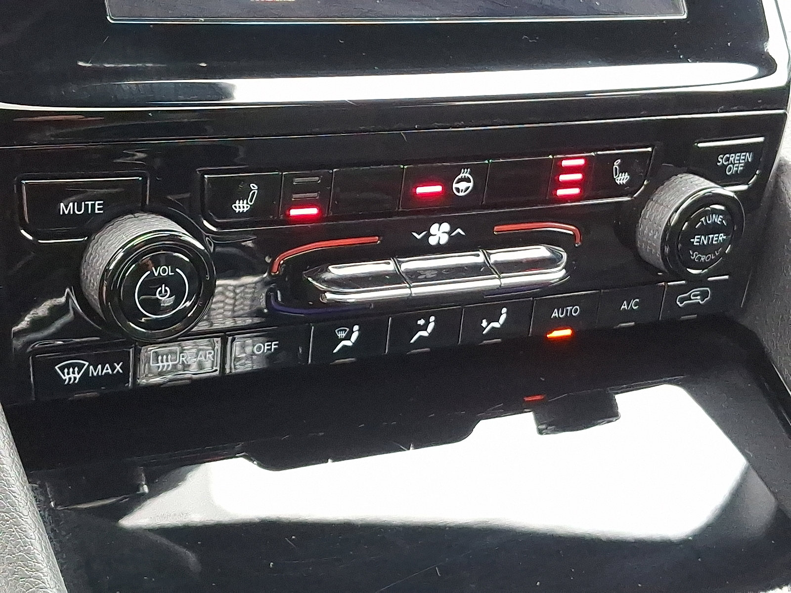 Certified 2022 Jeep Grand Cherokee L Laredo image 18