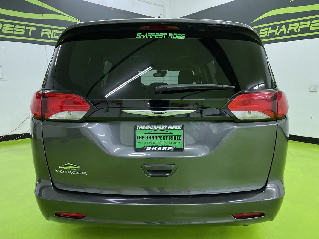 Used 2023 Chrysler Voyager LX FWD image 8