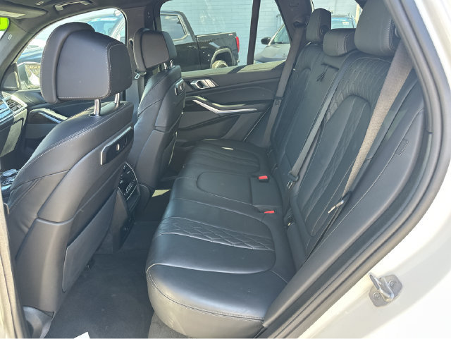 Used 2025 BMW X5 xDrive50e AWD/4WD image 14