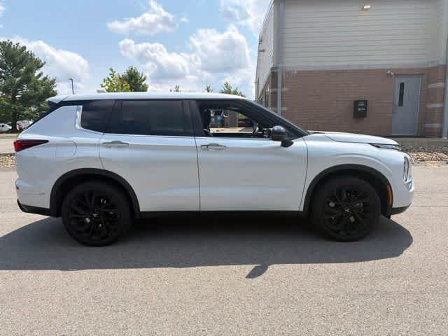 Used 2023 Mitsubishi Outlander SE Black Edition AWD/4WD image 5