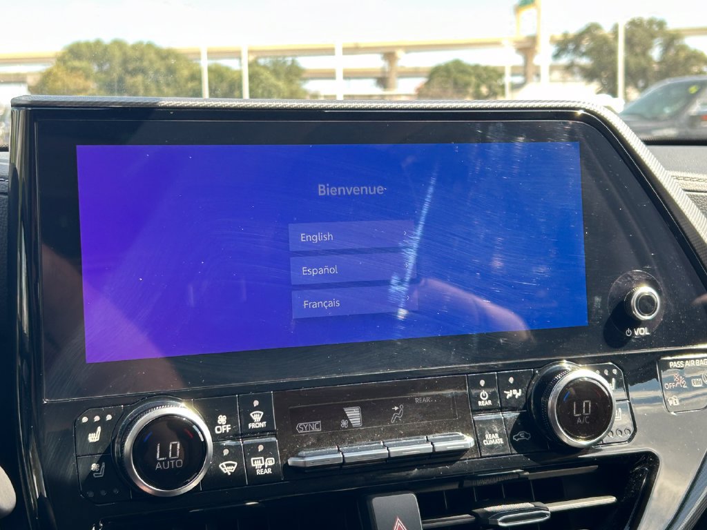 Used 2024 Toyota Highlander Platinum FWD image 38