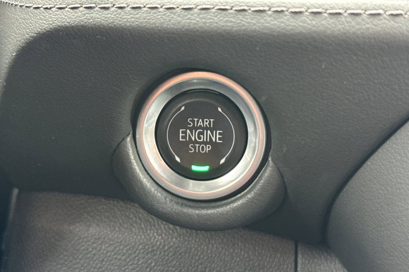 Used 2025 Chevrolet Suburban Z71 AWD/4WD image 34
