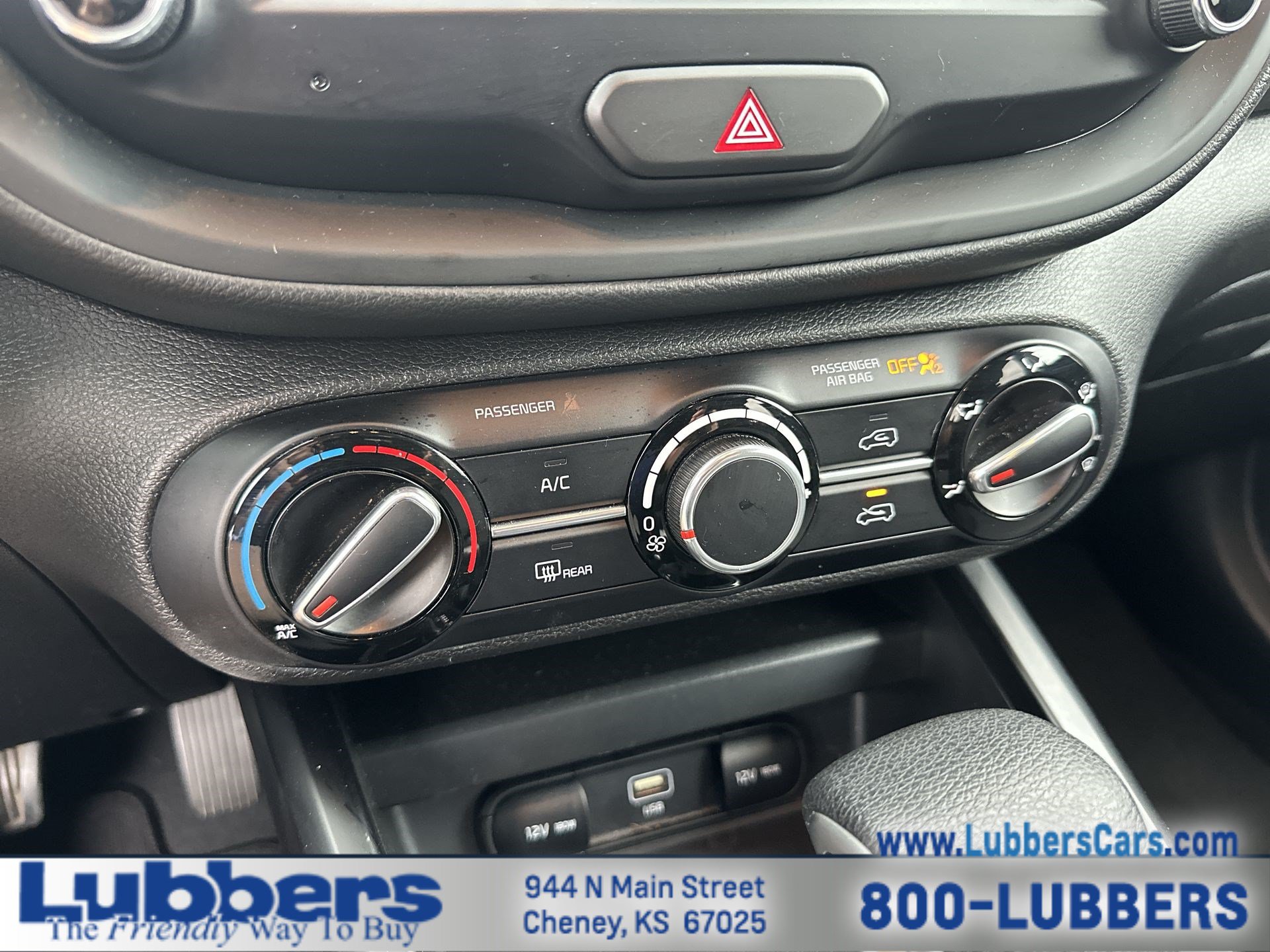 Used 2024 Kia Soul LX w/ LX Technology Package FWD image 17